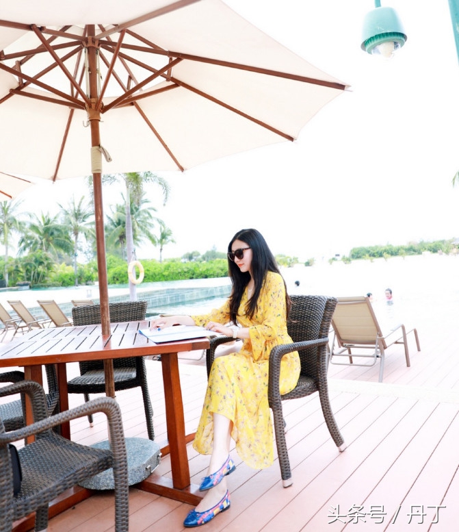 美女三亚之旅、疯狂购物、刷爆银行卡、