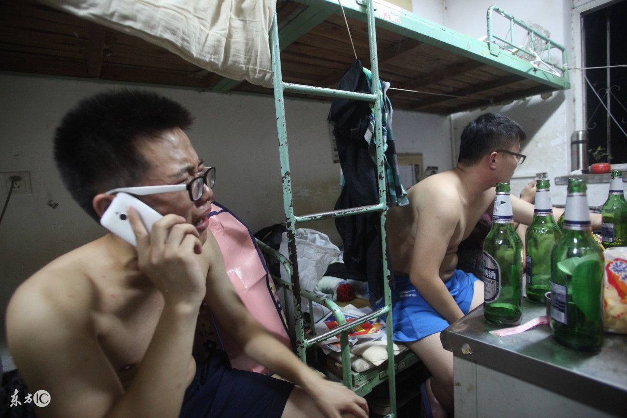 如何处理寝室之间的矛盾,大学混合寝室的弊端