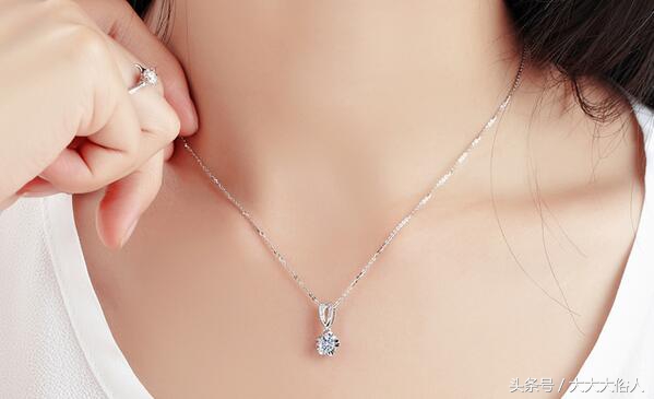 性价比高的女士项链吊坠品牌,铂金女士项链哪家品牌最好