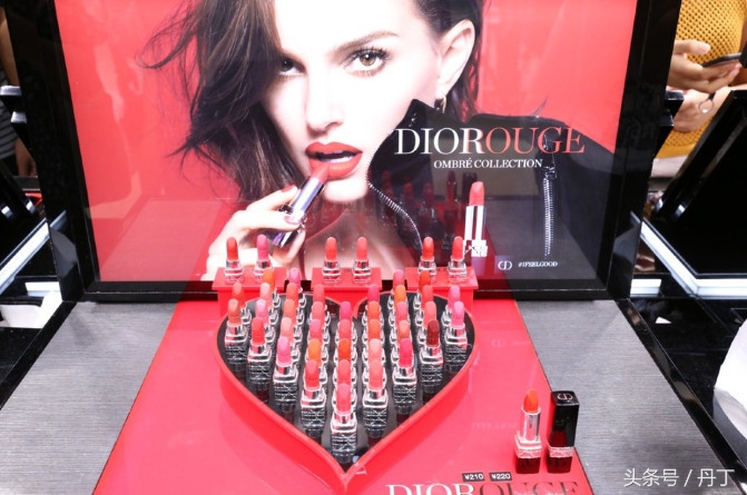 美女三亚之旅、疯狂购物、刷爆银行卡、