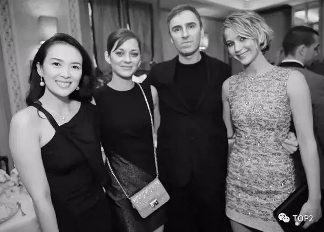 秘闻｜恕我直言，美国“大表姐”才是Dior的亲Baby