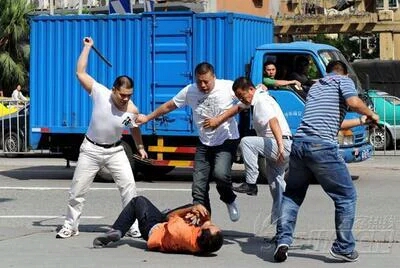 江湖上打架语言的研究，打架时候嘴上的配套动作