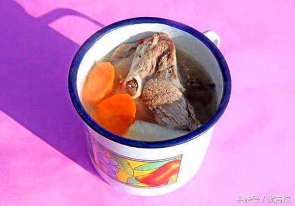 活久见！*疆新**大叔用茶杯煮出来的“缸子肉”有多好吃？