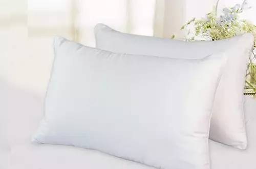 发根起痘痘是怎么回事,发根长了痘痘怎么回事