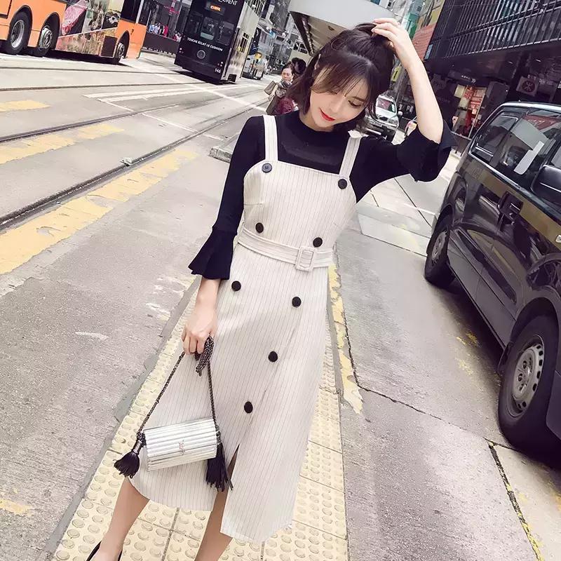 灰色吊带连衣裙怎么叠穿,吊带连衣裙穿搭技巧