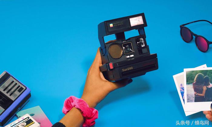 宝丽来升级款,现在还有宝丽来相机吗