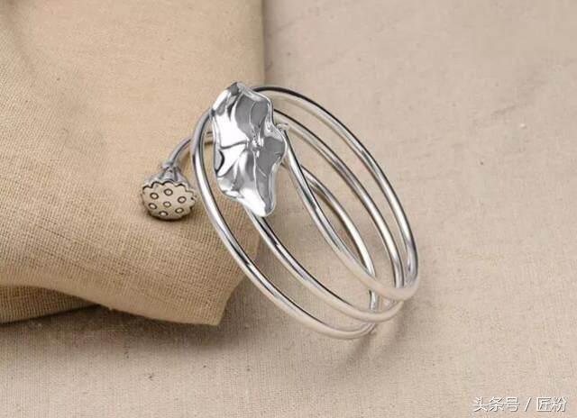 小孩戴银手镯有什么好处和坏处,银手镯对身体有什么好处和坏处