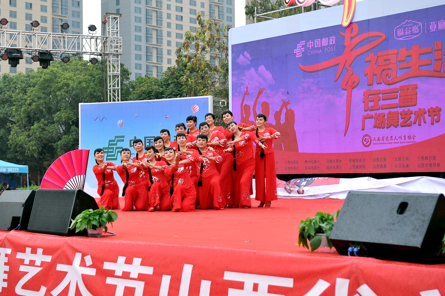 这赛事居然有4.3万人参加