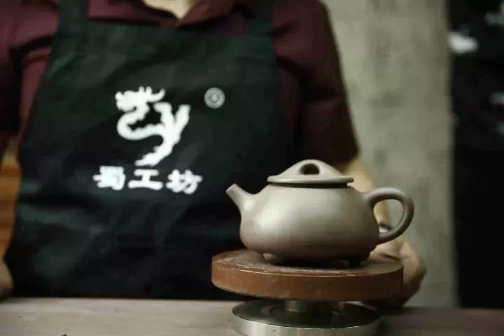 手工陶器店,看了一辈子的店