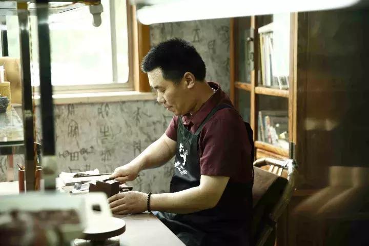 手工陶器店,看了一辈子的店