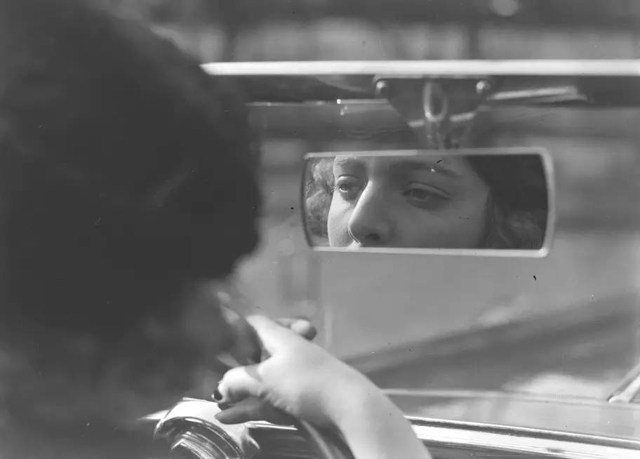 要看见自由和快乐，就不会让痛苦毁掉梦想