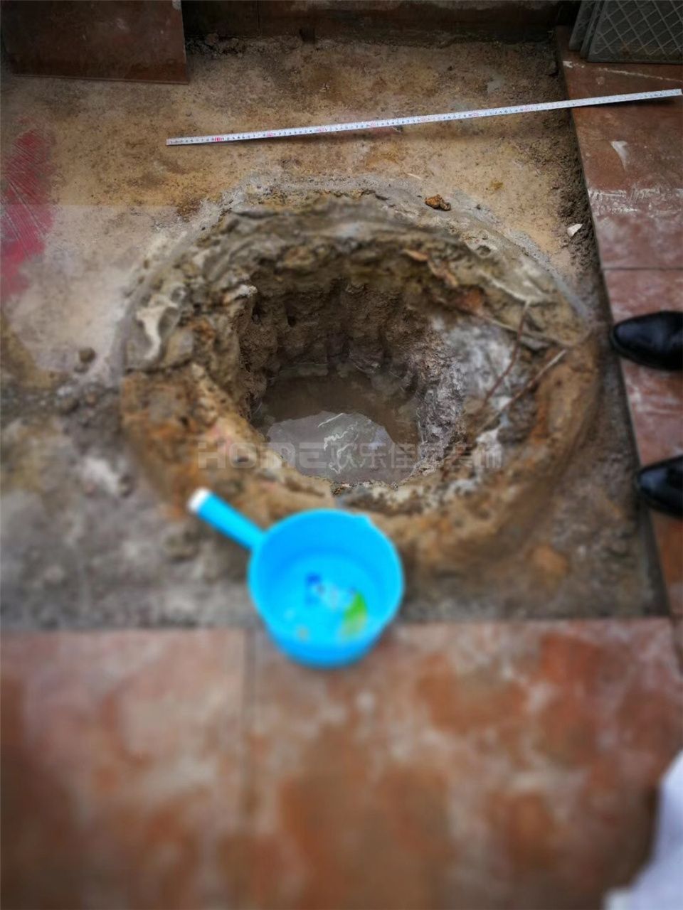 露台漏水如何彻底解决,顶层露台漏水与归属问题