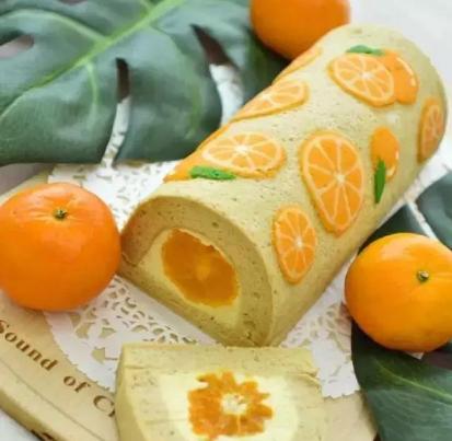 看着平平无奇的一款手卷蛋糕，切开以后却惊艳了时光！