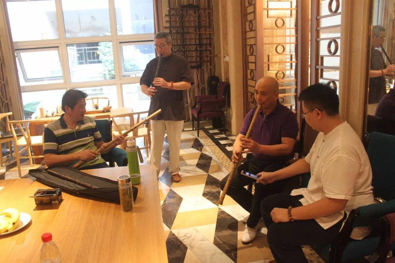 箫园秋分箫友雅集聚于杭州“雪庐”交流箫艺术