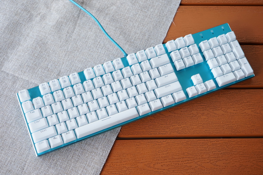 e元素z11和艾石头fe87哪个好,施华洛世奇水晶之恋