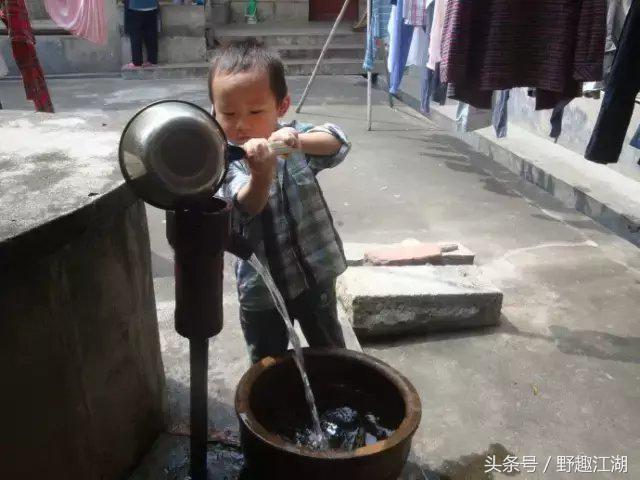 童年记忆中,那些慢慢消失的压水机……用过的举手