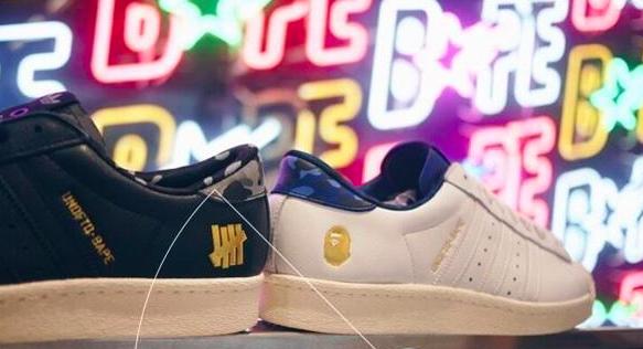 一双蓝色的篮球鞋adidas,adidas最顶尖系列篮球鞋