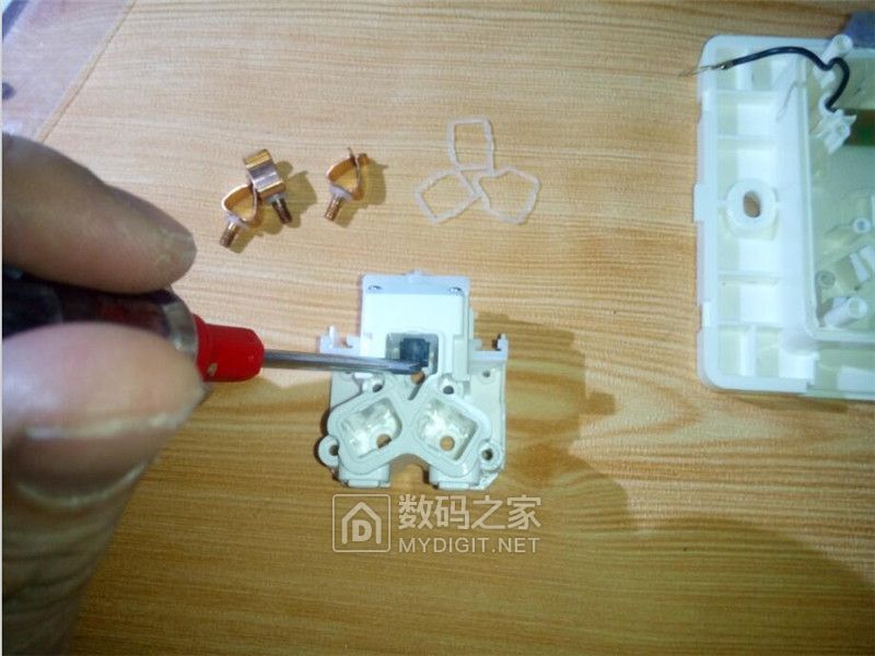 中科电工和公牛插座哪个好,中科电工开关插座质量怎么样