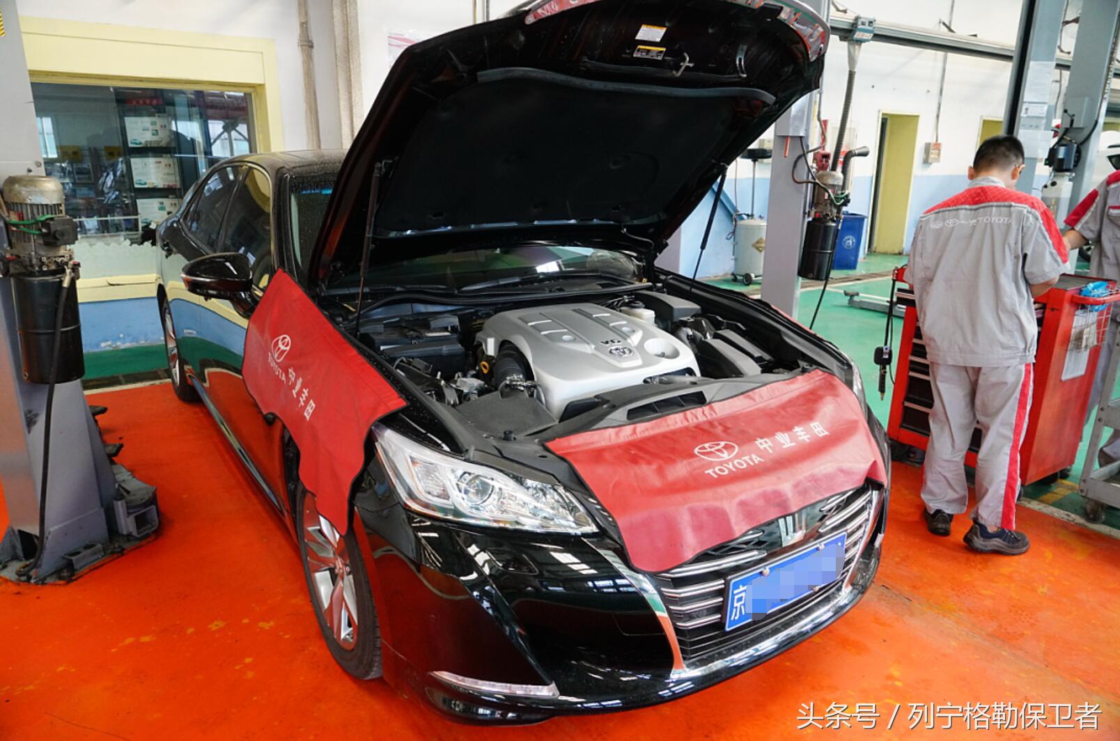 皇冠14代精英版试驾视频测评,14代皇冠车主用车评论