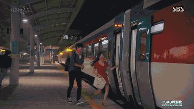 抛开狂撒鸡汤的烂俗剧情,没想到这部剧还有隐藏的看点