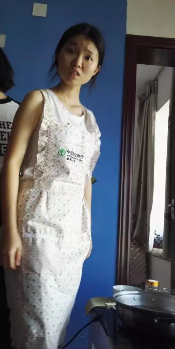 没眼看,当小厨娘穿上汉服,却变成现代版仙度瑞拉