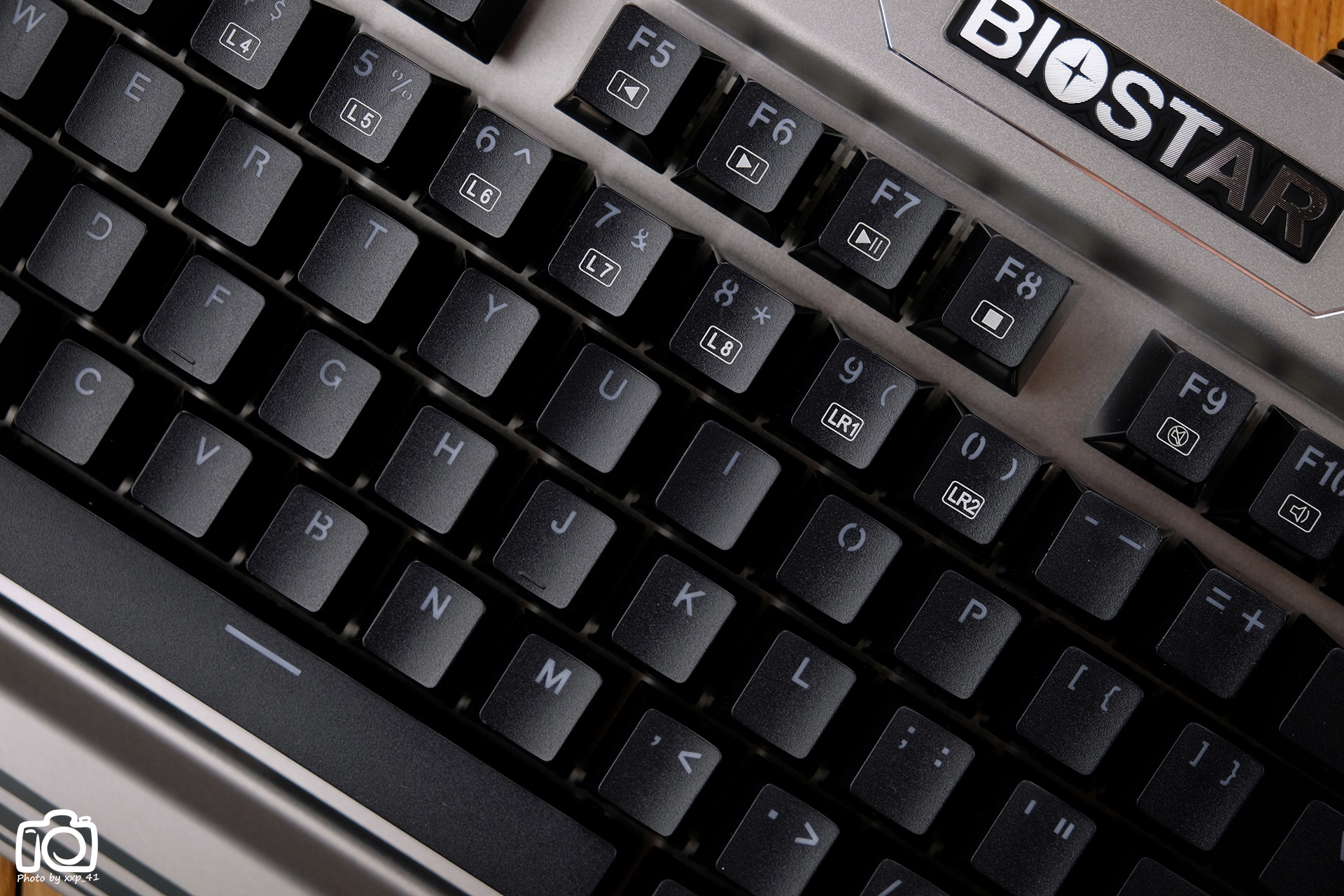 噼里啪啦打字噪，居然还防水：映泰沙漠方舟GK30青轴电竞机械键盘