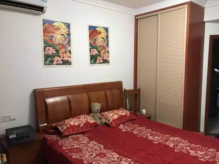 我和老公结婚一年多没孩子，婆婆偷偷在床头塞了求子符……