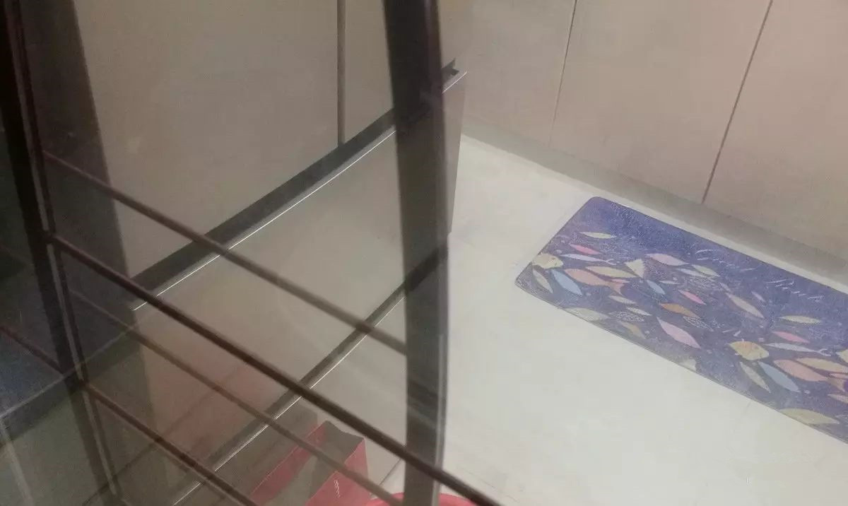 淋浴房贴了自洁膜怎么清理,淋浴房框架固定胶水怎么去除