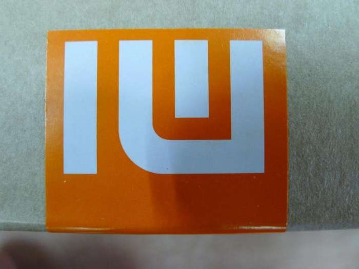 小米用了几年后的状态,小米最新logo和之前logo的对比