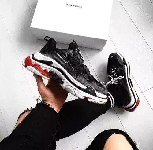 巴黎世家是什么工装,巴黎世家工作服卖多少钱