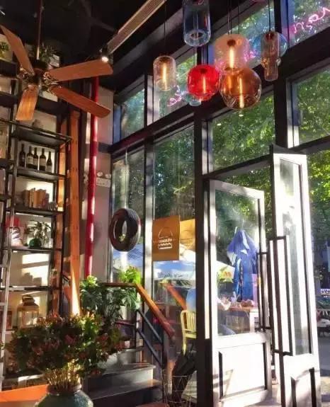 粉红汉堡上海店,粉红汉堡店