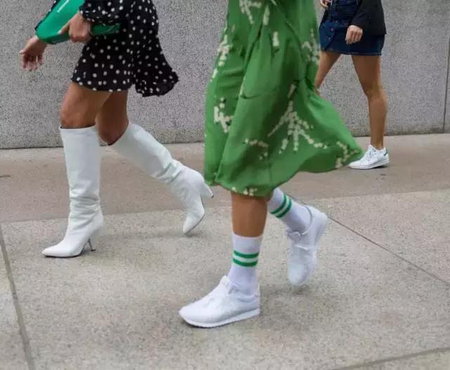 秋冬长筒竖条袜怎么搭配鞋子,和船袜一起搭配的鞋子有哪些