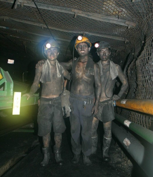 煤矿工人真的很苦吗,煤矿工人很辛苦吗