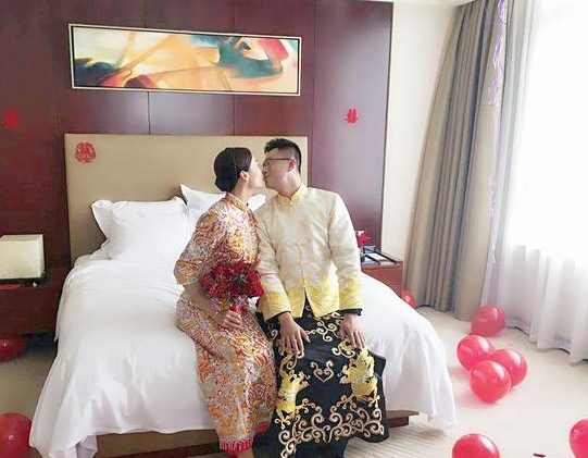 袁灵犀魏秋月,袁灵犀比魏秋月大多少