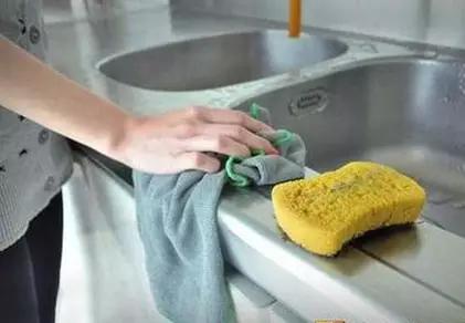 厨房马桶怎么清理污垢,清洁马桶的妙招厨房用品