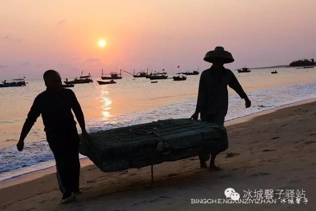 醉享三亚波波利海岸夕阳下的渔光曲
