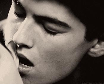 接吻不只靠舌头,试过“这部位”会让对方很难忘记你!