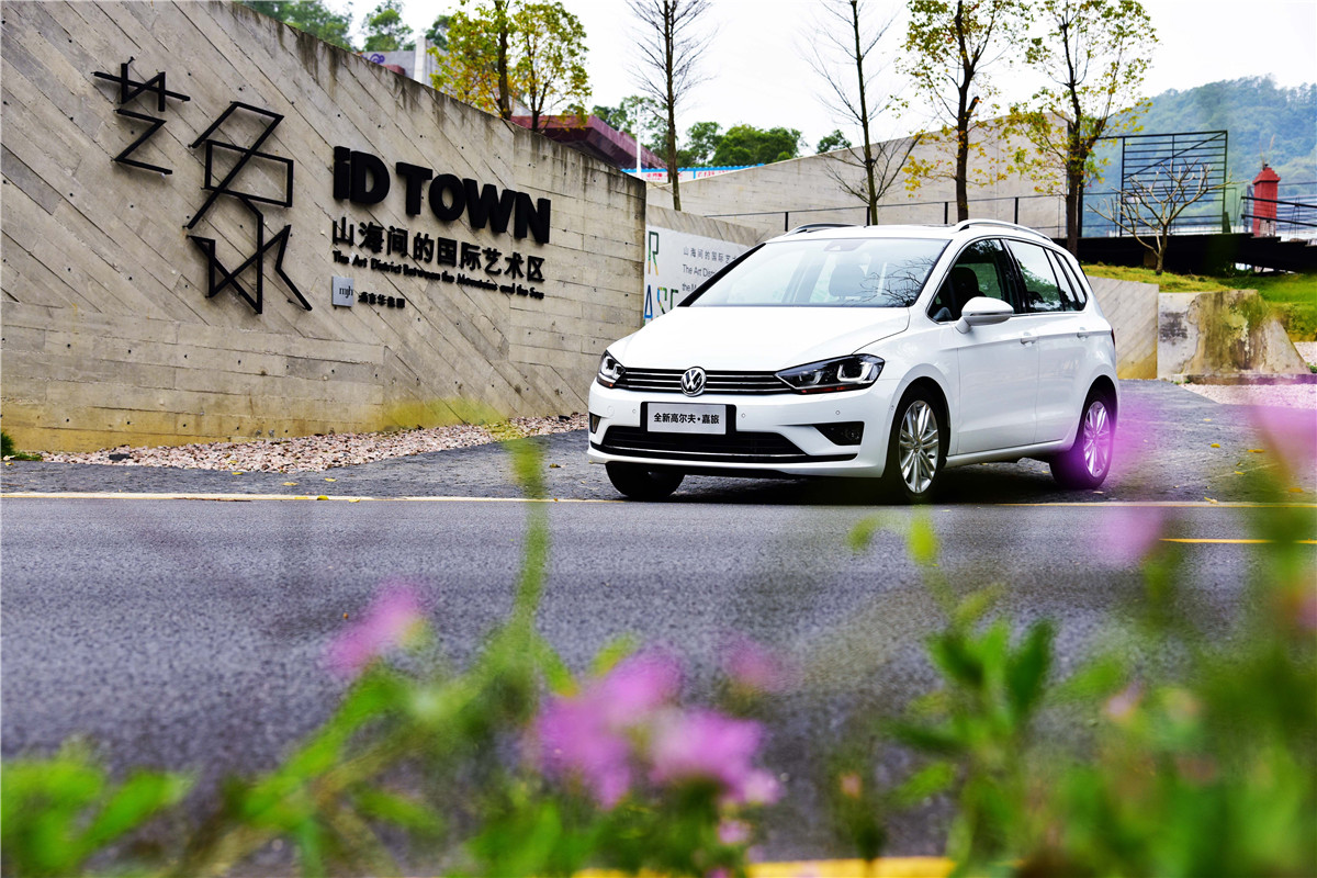 高尔夫嘉旅比高尔夫大多少,高尔夫与高尔夫嘉旅有什么区别