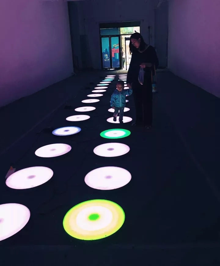 西安这个欢造节结束了熊孩子们还没有玩够