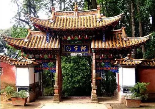 堵在路上别着急,堵在高速上不要慌