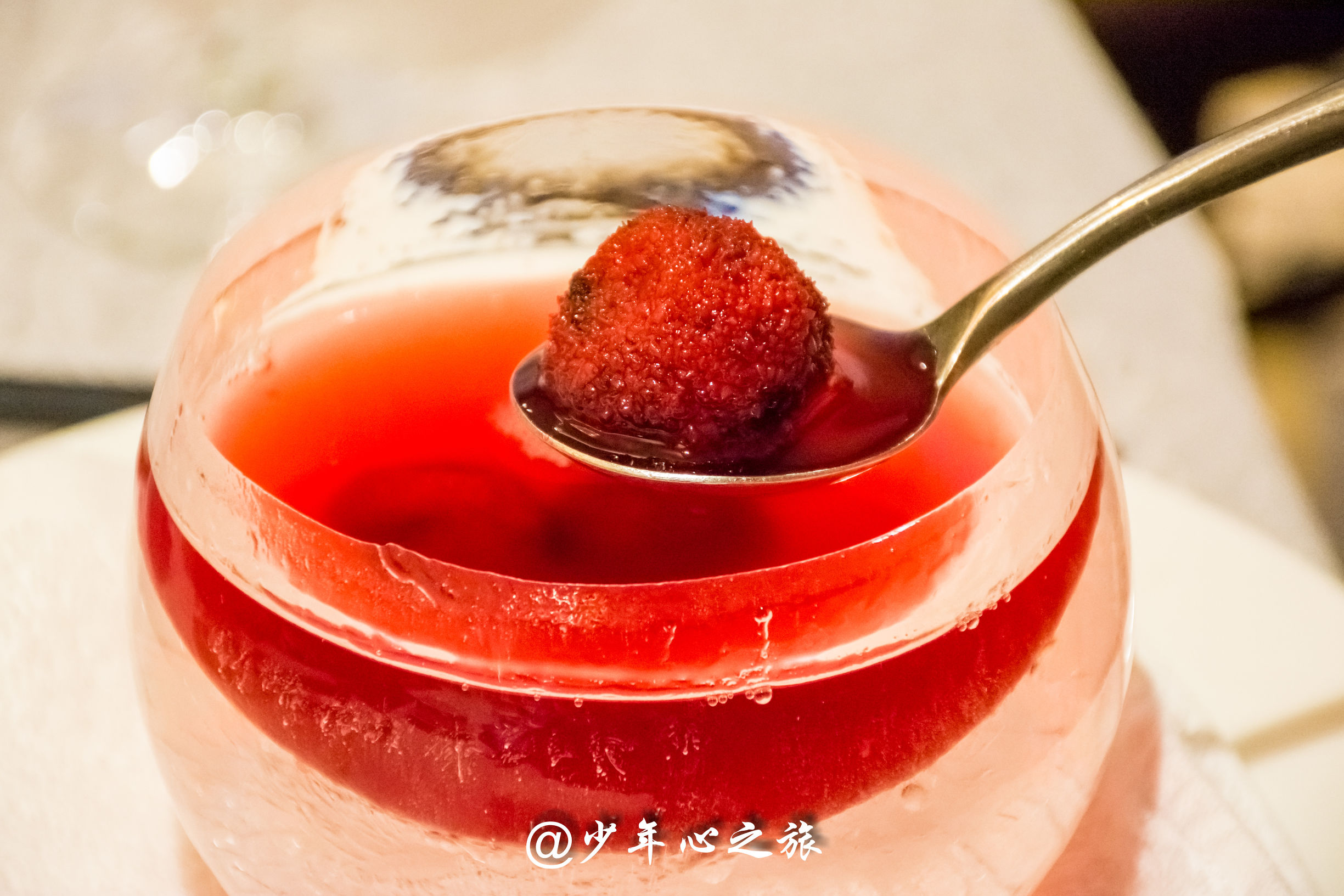 这里汇聚了全国各地的明星，这里也云集了五湖四海的美食