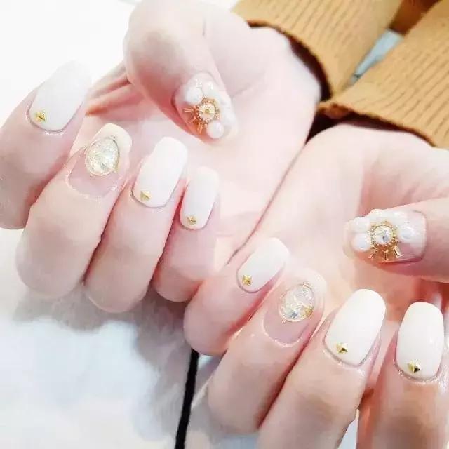 各种宝石美甲,蓝色宝石顶级奢侈品胸针