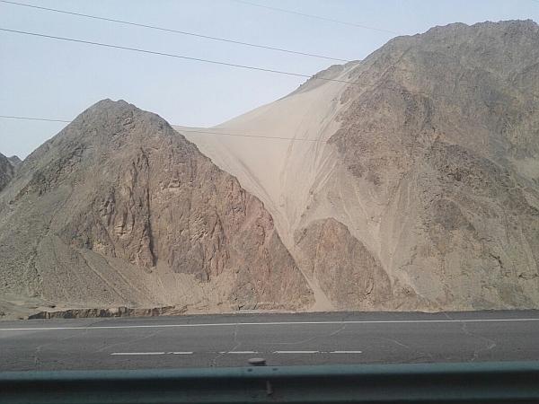 两位60岁老人去旅游,60后老俩口自驾穿越罗布泊无人区