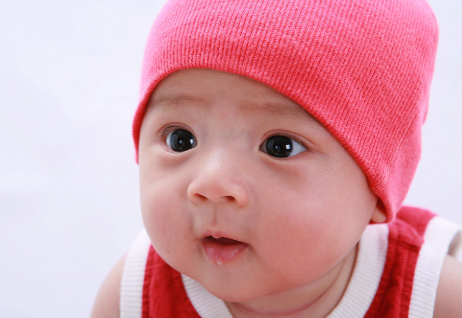 宝宝吐奶溢奶怎么回事,宝宝吐奶溢奶该怎么办