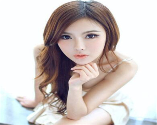 女士脸上长痘痘的原因和解决方法,脸上经常长痘痘的原因和治疗方法