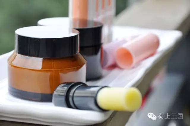 小孩子自己在家做的唇膏,自制儿童润唇膏家庭版家用材料