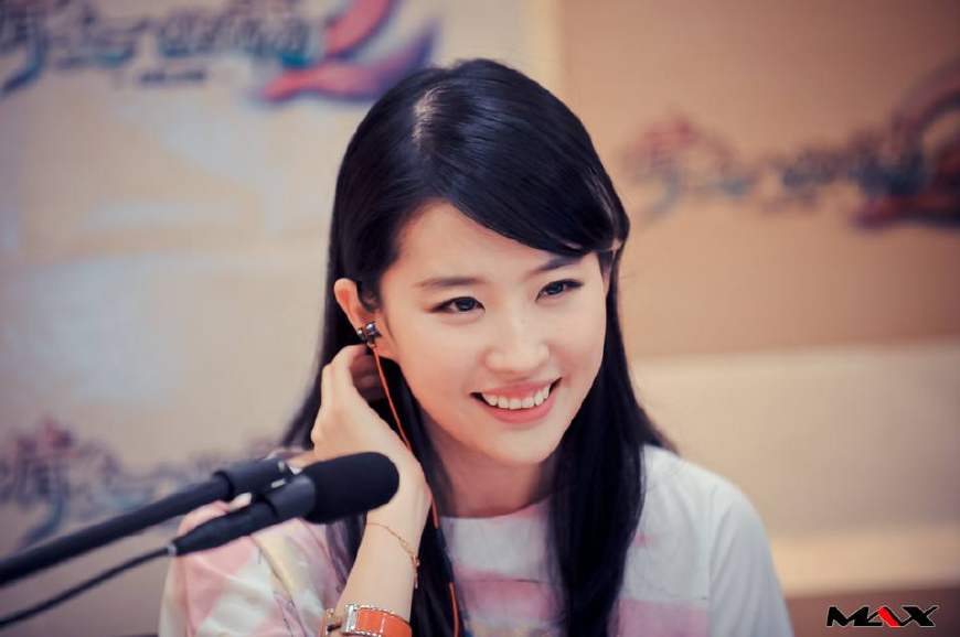 缩毛孔小窍门打造陶瓷肌,毛孔粗大如何打造水光肌