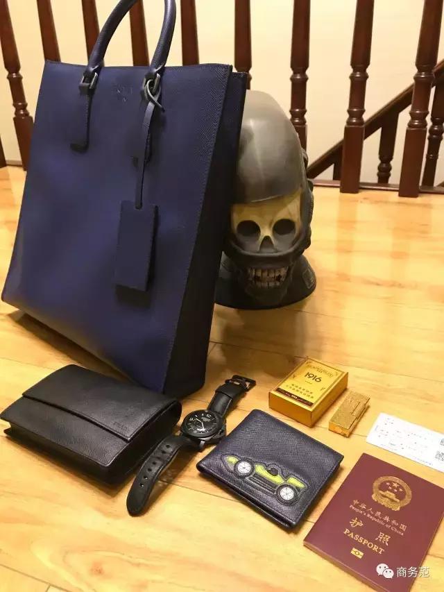 我翻了13个男人的包包，金牛座的男人最爱买买买？