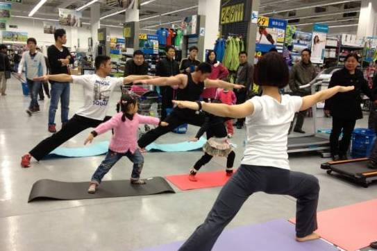 电商打不垮这家服装实体店？！只因这七招！