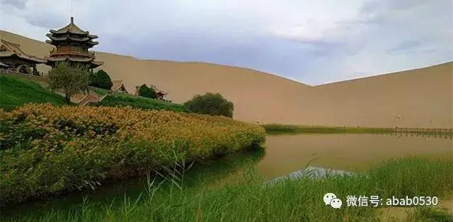 沙漠明珠月牙泉视频,沙漠月牙泉句子